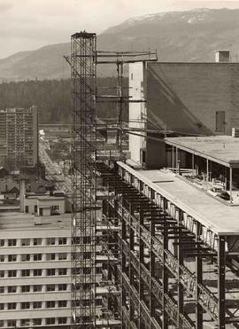 Burrard Office Building, 'hoist'