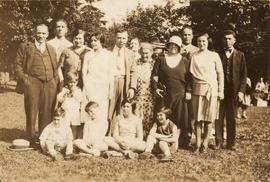 Unidentified group of Nemetz family members at Stanley Park, 1935