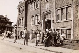 Unidentified group in front of the first Jewish Community Centre of Greater Vancouver