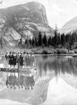 [B'nai B'rith Grand Lodge Convention (U.S.A.), Anne Nemetz on far right]