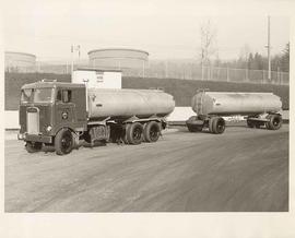 Mainland Transfer Co. Ltd., Ektacolor, tank truck trailer unit at Shellbourne