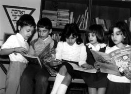 Grades 1 & 2 reading at Hebrew Academy