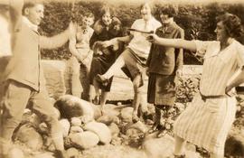 Harry Seidelman and friends on a picnic